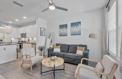 Pinellas Park Apartment | Modern Luxury Apt Near St Pete downtown Beaches