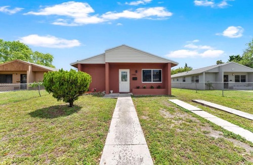 Overtown House | Modern Miami Stay Sleeps 6 Walk to Wynwood