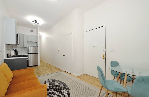 Manhattan Valley Apartment | Modern New 2-BDR apartment steps to Central Park with WiFi, AC, Washer&Dryer