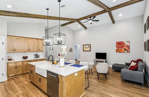 Brent House | Modern New Build in Central Pensacola, Pet Friendly, Close to Airport, Great for Business Travelers