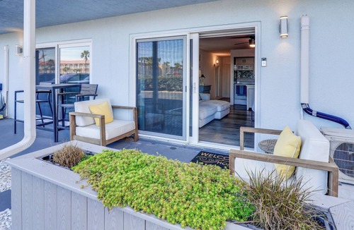 Point East Apartment | Modern Ocean View Studio w/Pool