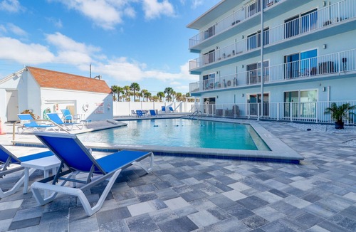 Point East Apartment | Modern Ocean View Studio w/Pool