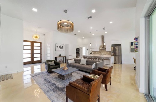 Ocala House | Modern Pearl NEW 4bdr -7 min WEC, FAST Swimming, Golf