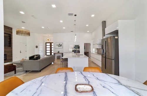 Ocala House | Modern Pearl NEW 4bdr -7 min WEC, FAST Swimming, Golf
