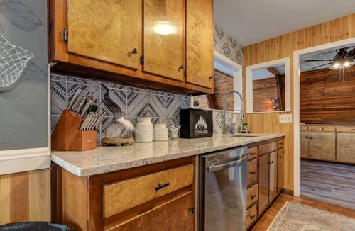 Tate Ski Chalet | Modern rustic vibes & mountain views! - Cozy Days Hideaway