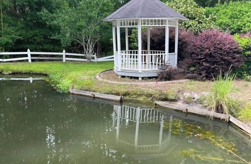 Statesboro Apartment | Modern Studio just 10 minutes to GSU with Kitchenette