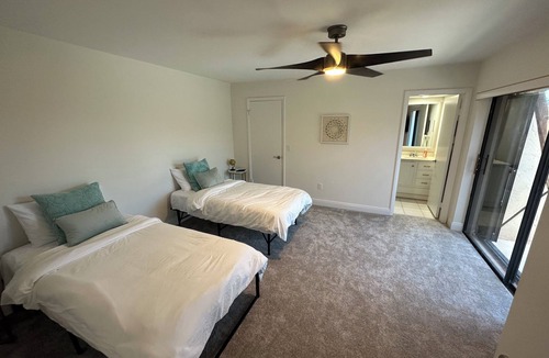 Jupiter Condo | Modern Sunny & Cozy Waterfront Gem ~ Walk to Beach ~ Pool with Dock