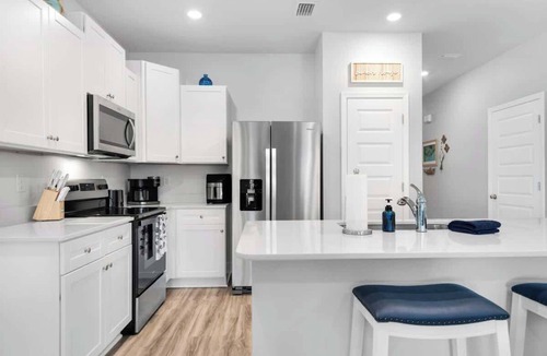 Gulf Breeze Condo | Modern Townhome Near Beaches, Zoo