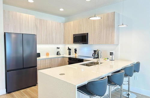 Four Corners House | Modern with Pool Home close to Disney - 7 guests