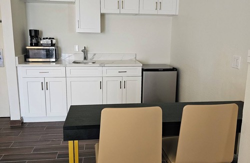 Florida Central Atlantic Coast Hotel | MONTREAL SUITES ORLANDO by IHG