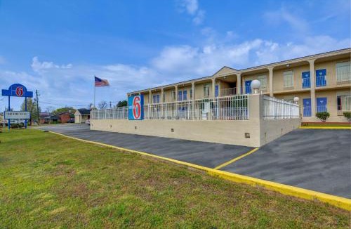 Americus Hotel | Motel 6-Americus, GA