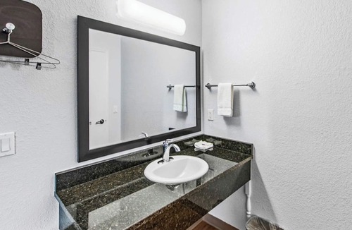 Moultrie Hotel | Motel 6 Moultrie, GA