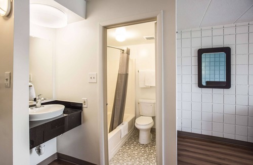 Somers Point Hotel | Motel 6 Somers Point, NJ - Ocean City - Wild Wood Beach