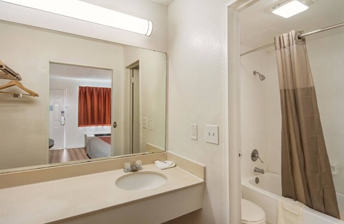 Warner Robins Hotel | Motel 6 Warner Robins, GA
