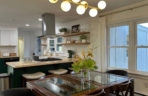 Lorenz Park Villa | Mountain-View Retreat @ Heart of Hudson with Decks, Designer Decor & Game