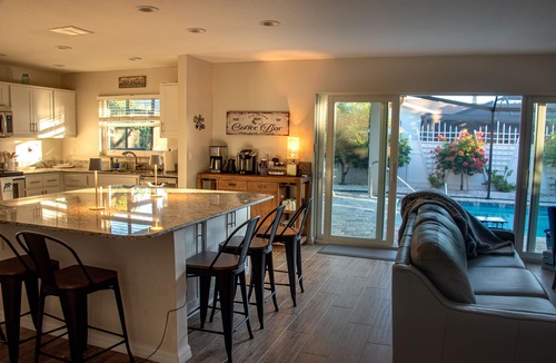 Central Naples House | Naples Outdoor Paradise/HEATED Pool & Spa/Only 1.2mi from Beaches!