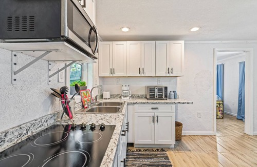 Chassahowitzka House | Nature Coast Cottage Retreat 5 star