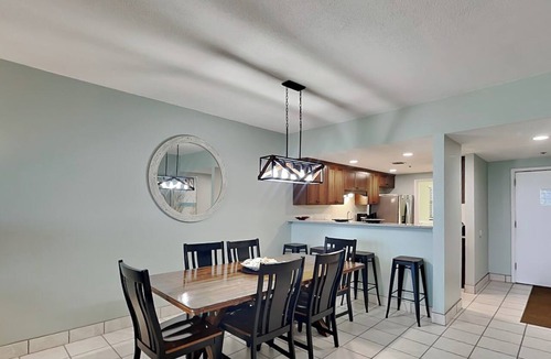 Navarre Beach Condo | Navarre Towers #203 | Gulf-Front, Pool, Sports Courts
