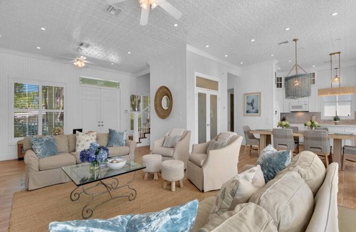 Old Naples House | NEAPOLITAN SKY - Key West Style Home in Olde Naples