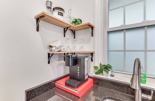 Belleville House | Near Belleville Park & MetLife: Pet-Friendly Stay!