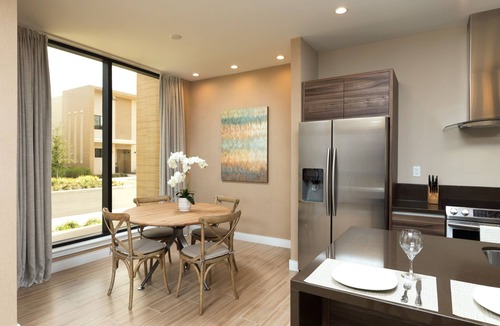 Florida Central Atlantic Coast House | Near Disney!4 B/R with Free Parking & Free Wi-Fi, Family Friendly Out Door Pool