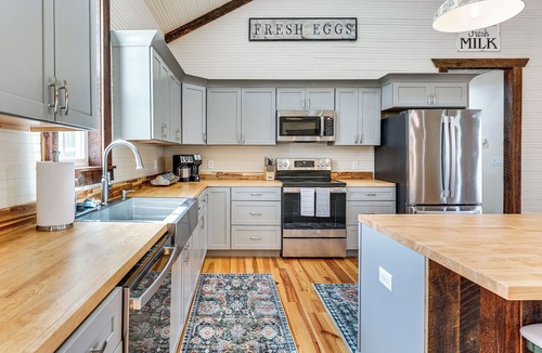 Lulu House | Near Ichetucknee Springs! Renovated Historic Home