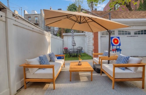 Prospect Lefferts Gardens House | Near Prospect Park, Comfy King Beds, Nice Outdoor Space, Free Parking EV Charger