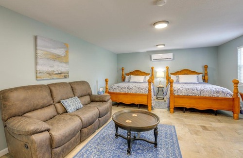 Steinhatchee Apartment | Near Steinhatchee River: Studio w/Screened Porch!