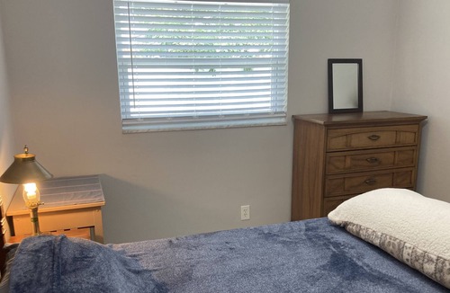 St. Petersburg Cottage | Near Treasure Island, Beach, Comfortable, Cozy, Private