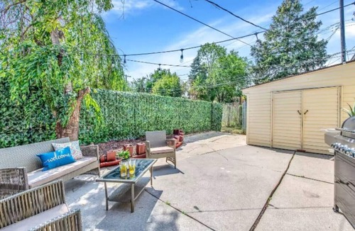 Anchorville House | NEW 20% OFF - Grosse Pointe/Detroit Relaxing Home