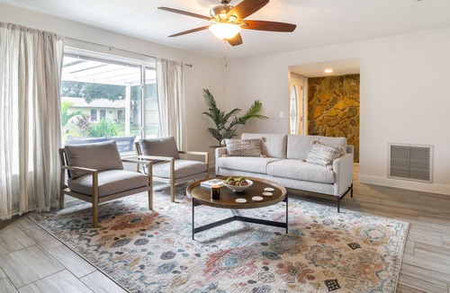 Largo House | New 3 BR Home Pool/Hot Tub- Near Downtown and Beach
