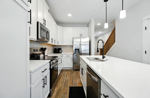 Jacksonville Beach House | New 3BR luxury townhome in Jax Bch, walk to beach!