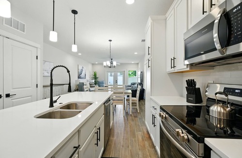 Jacksonville Beach House | New 3BR luxury townhome in Jax Bch, walk to beach!