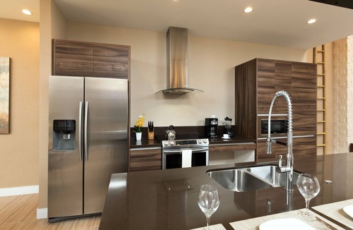 Florida Central Atlantic Coast House | New 4 B/R Near Disney, Free Parking & Wi-Fi, Family Friendly Heated Pool