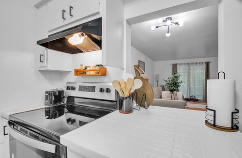 Ocala House | NEW! Be Our Guest - Cozy Townhome near Downtown Ocala