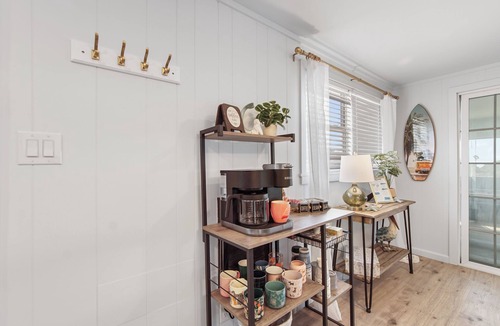 Kiska Beach House | NEW Beach Townhouse-GREAT Location-Walk to Beach