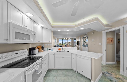Sanibel Condo | NEW Beachfront & Gulf Water Views Loggerhead Cay 354— heated Pool, Tennis, Pickleball & Beach Gear. Weekly Stays