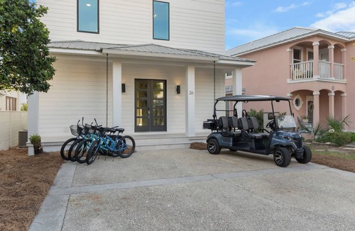 Seawalk Circle House | NEW "Bikinis & Martinis" Private Pool,Gulf Views, Bikes, LSV