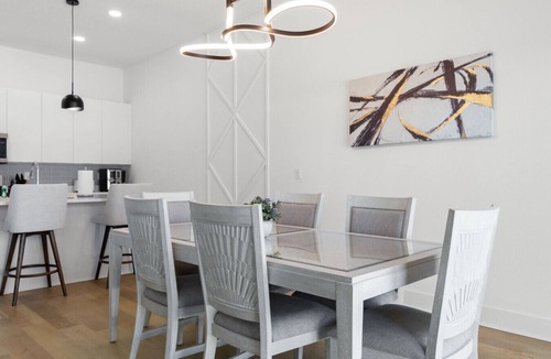 Tampa Villa | NEW! Columbus Cabana - Immaculate Home In Old West Tampa. Close to Ray-J