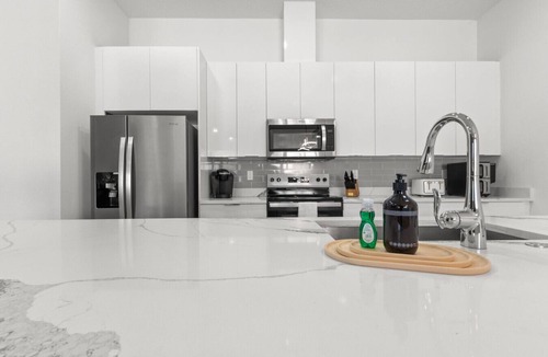 Tampa Villa | NEW! Columbus Cabana - Immaculate Home In Old West Tampa. Close to Ray-J