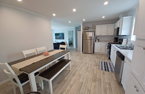 Deedsville House | New Construction 3 Bed/2 Bath Home on Beautiful Nyona Lake Sleeps 9 Pet Friendly