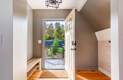 Kerhonkson House | NEW: Cozy One Level w/Hot Tub in Kerhonkson