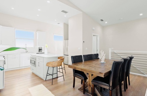Wilbur-By-The-Sea House | NEW Directly Across from Beach with Pool