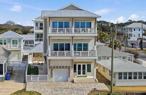 Laguna Beach House | NEW Family LUX Laguna Haven - 6 Seater LSV - Bikes - Beachfront