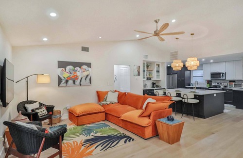 Interchange Square House | NEW: Heated Pool, Dock, Kayaks - Gorgeous Home