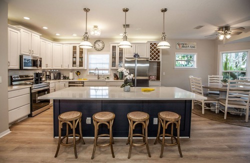 Bradenton House | New! Heated Pool, Spa, Firepit 3 Kings Culinary Kitchen