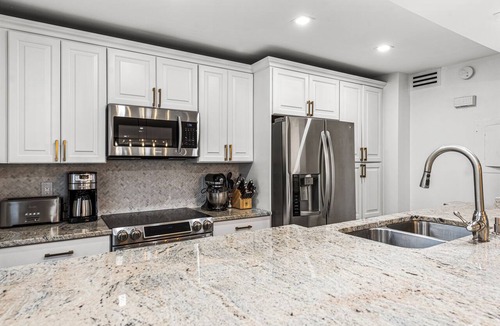 Hunt Club Condo | New Home on PGA Golf Course by Guaranteed Rental™
