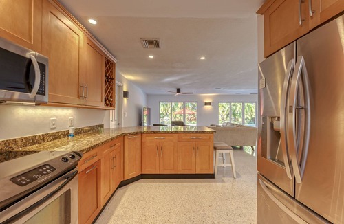 Coral Heights House | NEW Intro Rate! Pool Home, Game Room, Mins to Beach and Nightlife!