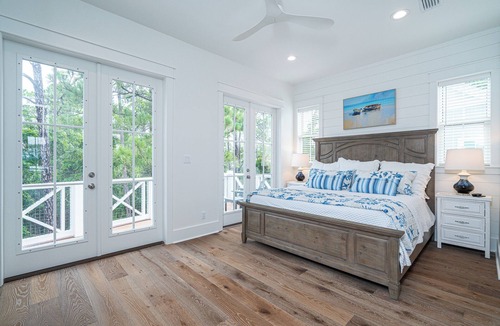 Lakeside at Blue Mountain Beach House | New large home-3400 sq ft-3 balconies-2 free bikes-gourmet kitchen