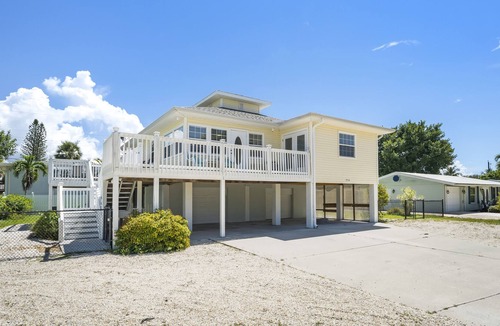 Hills T P House | New Listing! Sunnyside Beach Retreat 3/2/Pool Minutes from Ocean & Times Square!